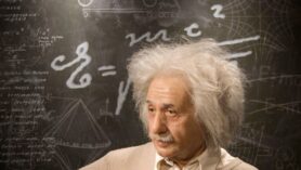 Aslında, birçok insan Albert Einstein'ın hiçbir şeyde başarılı olamayacağına inanıyordu.