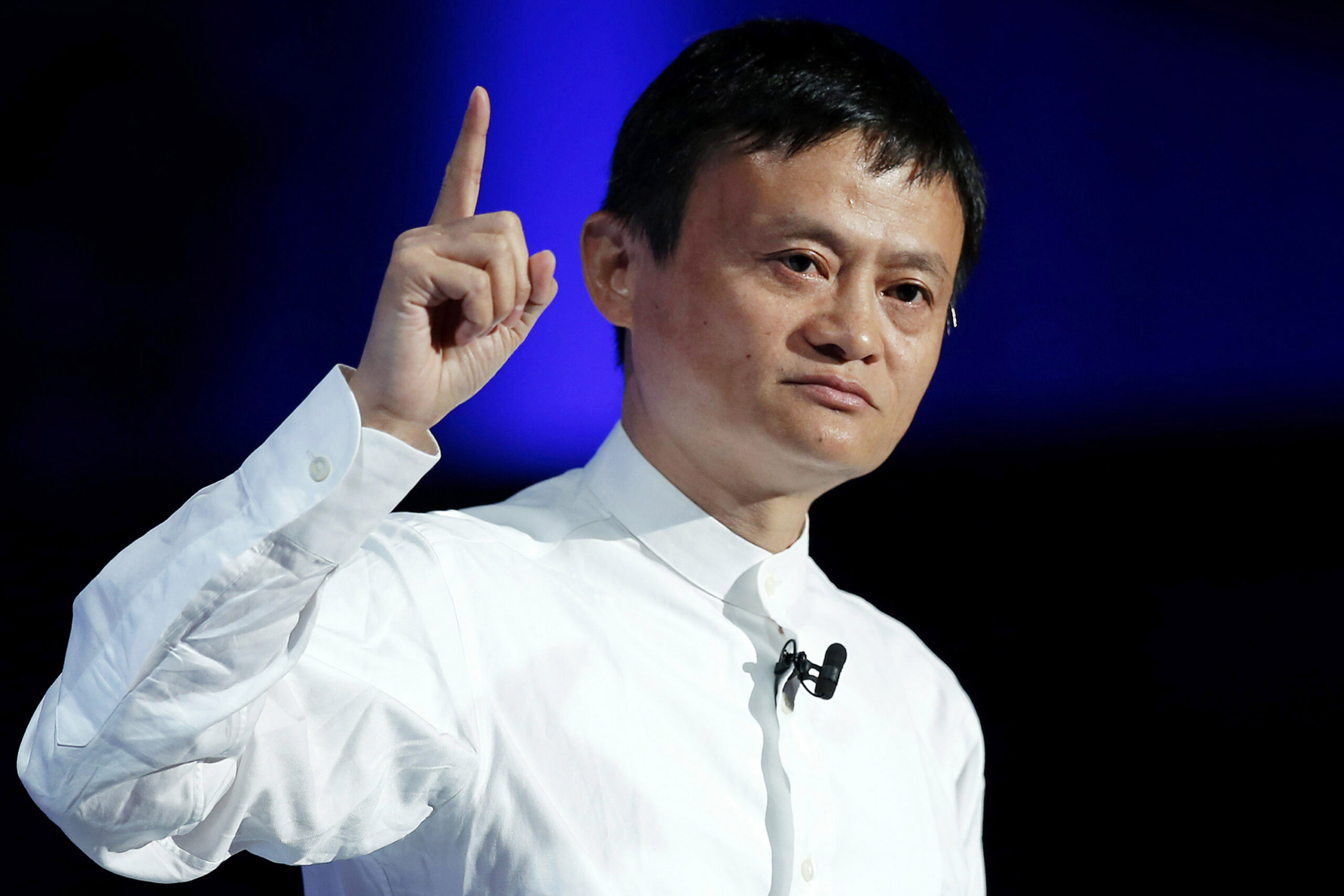 Alibaba Group'un kurucusu Jack Ma, E-ticaret, online para transferleri ve online alışveriş alanlarında uzmanlaşmış bir şirketler grubuna sahiptir.