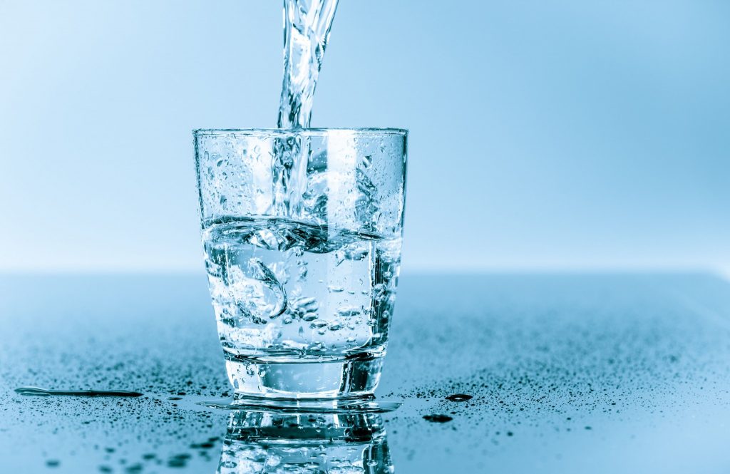 Su, insan vücudunun ihtiyaç duyduğu temel yaşamsal sıvıdır. Metabolizmayı çalıştıran en güzel ve önemli içecektir.