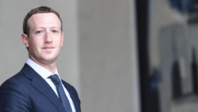 Mark Zuckerberg, bir yıl süren sıkı çalışmanın ardından evini akıllı bir eve dönüştürmek için Jarvis adlı bir AI asistanı yarattı.