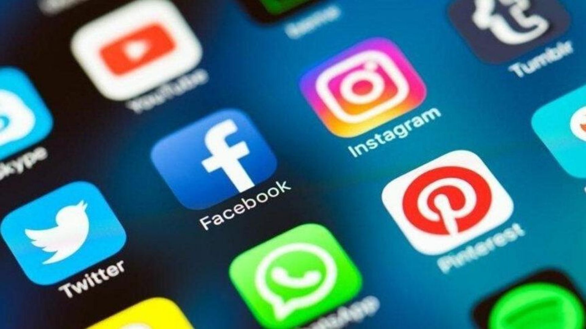 Sosyal medya, kimine göre bir bilgi platformu kimine göre ise bir sosyalleşme alanı.